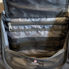 SwissGear Black Hanging Toiletry Travel Bag Front Zip Multiple Pockets