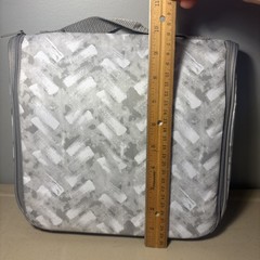 Thirty-One Hanging Traveler Case In Gray And White