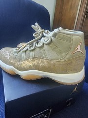 Jordan Air Jordan 11 Retro (GS) women&rsquo;s size 8 High Top Sneaker Gold New