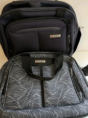Targus TAG, Travel Bag w/ Adjustable Shoulder Strap, Lot 2 Black/Gray, Blue