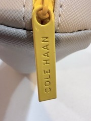 AMERICAN AIRLINES BUSINESS CLASS COLE HAAN AMENITY BAG GRAY / YELLOW