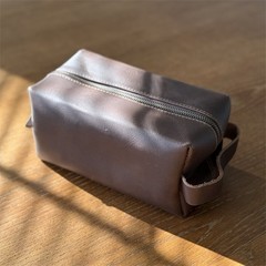 Brown Leather Toiletry Bag with Zipper Closure, 8x5x4 Inches, Dopp kit