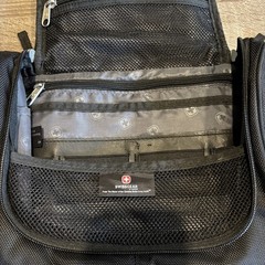 SwissGear Black Hanging Toiletry Travel Bag Front Zip Multiple Pockets