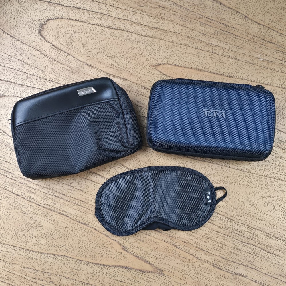 TUMI Delta Hard & Soft Case Shell Toiletry Cosmetic Travel Kit Blue Eye Cover