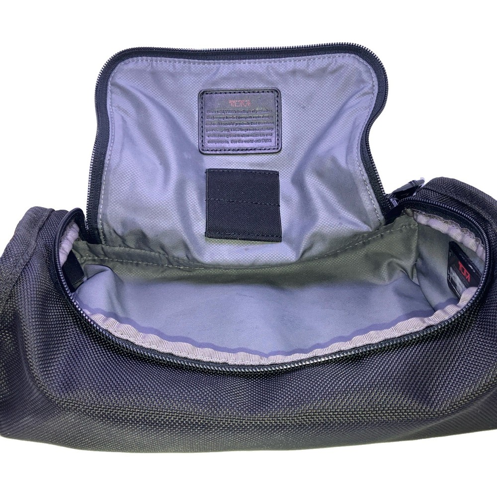 READ TUMI Alpha 2 11&Prime; Travel Kit Genuine