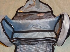 BELLA RUSSO HANGING COSMETICS/TOILETRIES TRAVELING BAG 5 ZIPPERED COMPARTMENTS